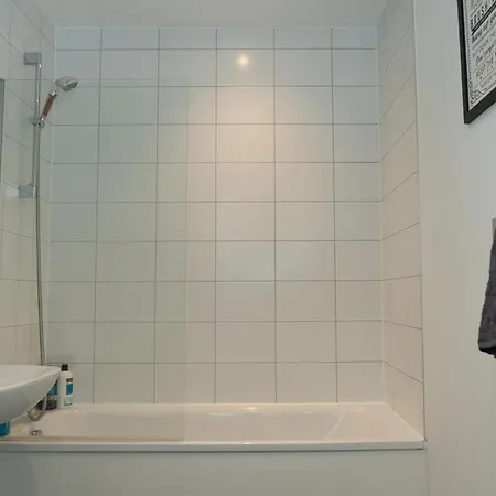 Modern 2 Bed Old Trafford With 2 Bathrooms And Workspaces - Mediacityuk, Trafford Centre - Free 1hr Early Check-in Appartamento Manchester
