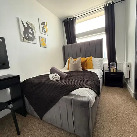 Opulent Skyline * Manchester