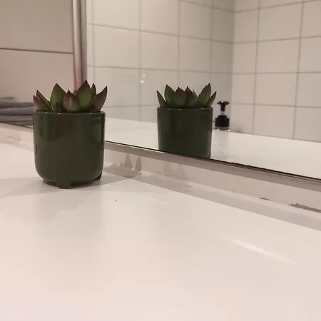 Penthouse-like With & Waterfront Views In Old Trafford With 500mbps Internet And Netflix דירה *