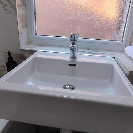 3br Near Alexandra Park And Free Parking Feriehus *