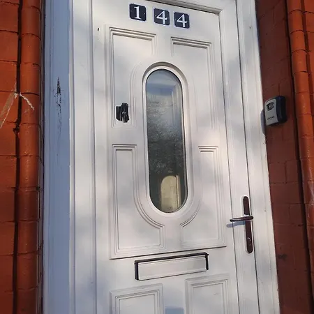 3br Sleeps 10 Walk To Alex Park Holiday home *