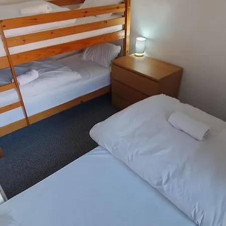3br Sleeps 10 Walk To Alex Park Holiday home *