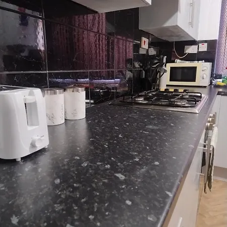 3br Sleeps 10 Walk To Alex Park * Manchester
