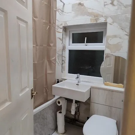 3br Near Alexandra Park And Free Parking Feriehus Manchester