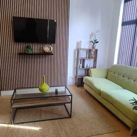 3br Sleeps 10 Walk To Alex Park Holiday home *