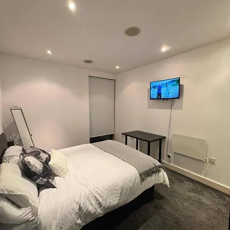 2 Bedrooms - Sleeps 4 - Parking - Petok アパート マンチェスター