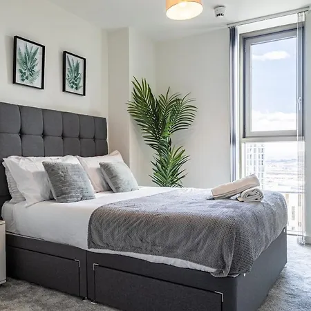 Apartament Centre,picadilly , Skyline View