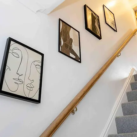 Spacious & Cozy In Salford * Manchester