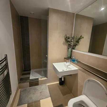 Brilliant 2 Bedroom アパート *