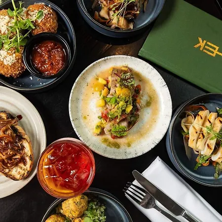 Cozy 3 Bd House, Perfect For Large Group Of 6 *