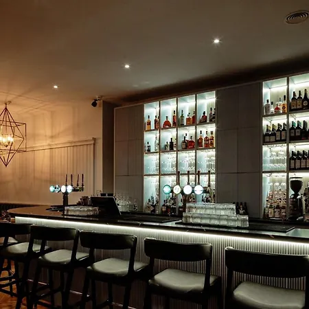 Cozy 3 Bd House, Perfect For Large Group Of 6 *