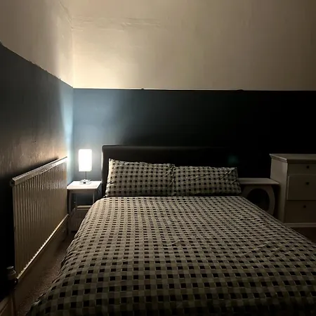 Homestay Double - Town & Nearby, 24h Bus, Airport-linked *