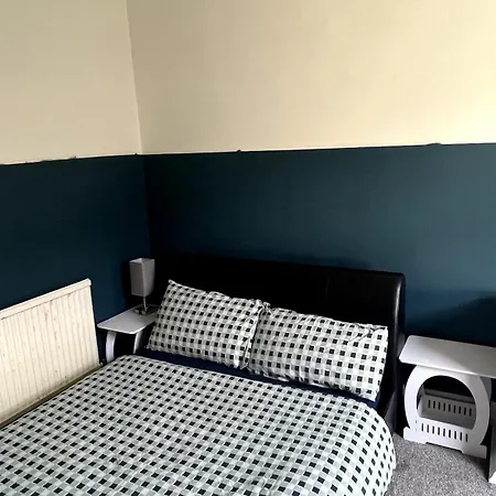 Double - Town & Nearby, 24h Bus, Airport-linked Homestay *