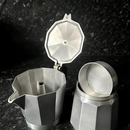 Double - Town & Nearby, 24h Bus, Airport-linked Homestay Manchester