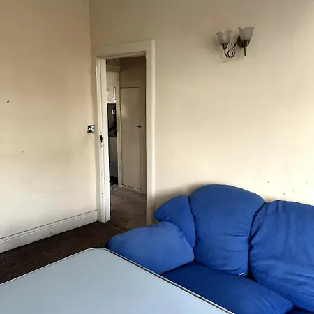 Double - Town & Nearby, 24h Bus, Airport-linked * Manchester