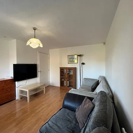 Apartment Cosy 2 Bedroom Near Centre *