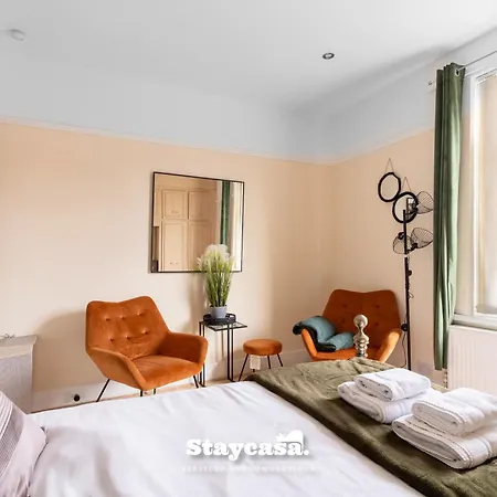 Longsight Luxury 5br Free Parking Sleeps 12!