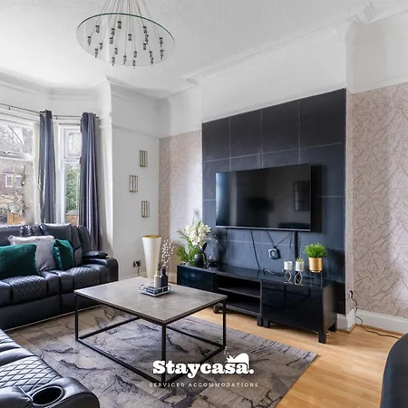 Longsight Luxury 5br Free Parking Sleeps 12! Holiday home