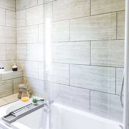 Forest View Mcr -didsbury Zen Sleeps 8 Manchester
