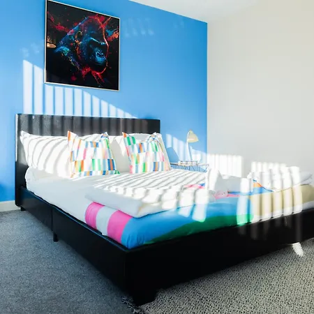 Forest View Mcr -didsbury Zen Sleeps 8 Holiday home *