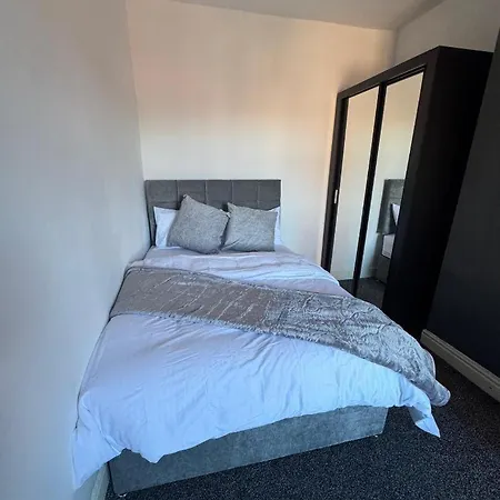 Modern Cozy 2 * Manchester