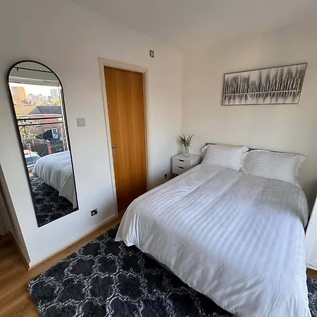 Apartmentsleeps6-parking-familyfriendly-citystay