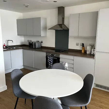 Stylish 2 Bedroom Centre