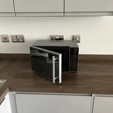 2 Bedroom Centre Dec * Manchester