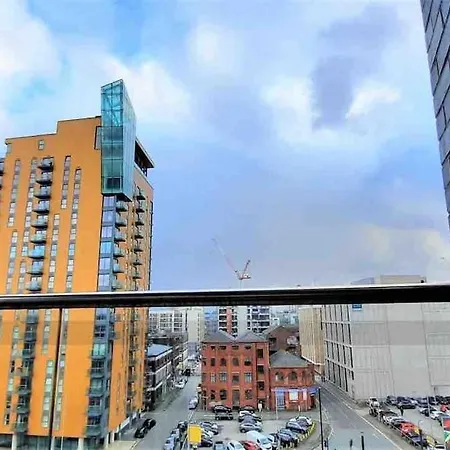 Stylish 2 Bedroom Centre