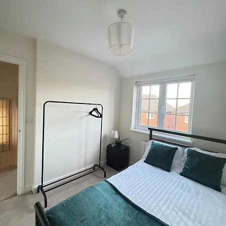Apartment Large 3 Bed House Near Etihad And Coop Live Manchester