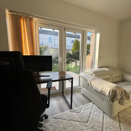 Διαμέρισμα Large 3 Bed - Coop Live -free Parking