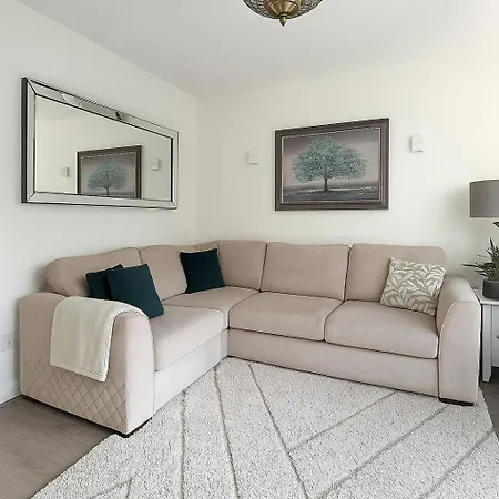 Lägenhet Large 3 Bed House Near Etihad And Coop Live