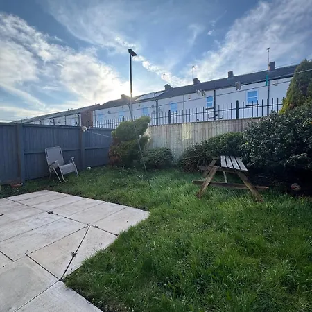 Large 3 Bed House Near Etihad And Coop Live Manchester