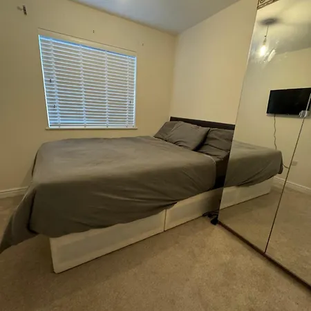 Cozy In Bute House Manchester