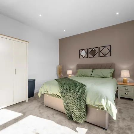 Modern Prestwich Near Heaton Park & Links بيت للعطل مانشستر