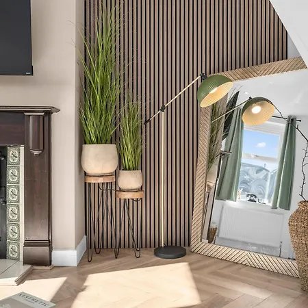 Modern Prestwich Near Heaton Park & Links بيت للعطل