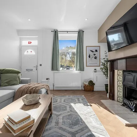 بيت للعطل Modern Prestwich Near Heaton Park & Links