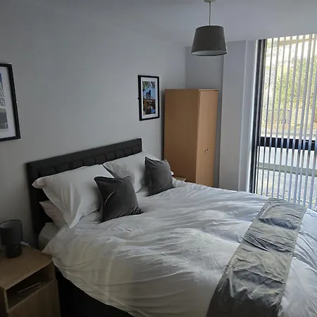 Apartment Prime Breaks
