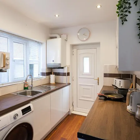 Lejlighed Cosy 3 Bedroom House In Quiet Residential Area
