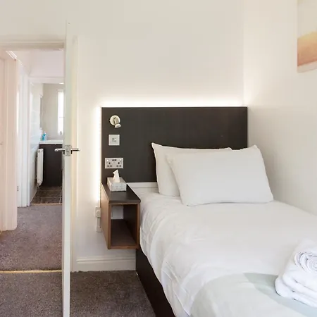 Apartment Cosy 3 Bedroom House In Quiet Residential Area Manchester