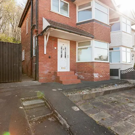 Cosy 3 Bedroom House In Quiet Residential Area