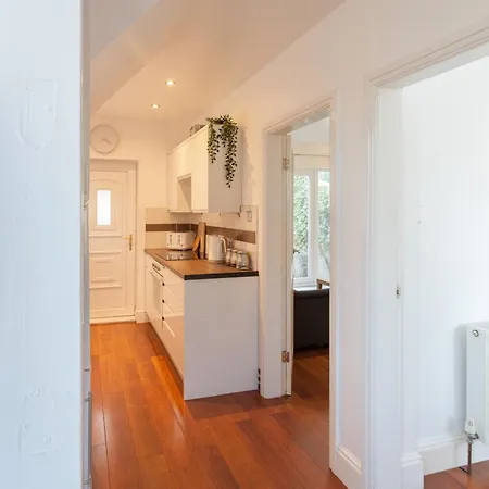 Lejlighed Cosy 3 Bedroom House In Quiet Residential Area *
