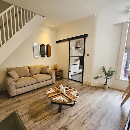 Littleton Co-Living - Private Room Self-Cater Manchester