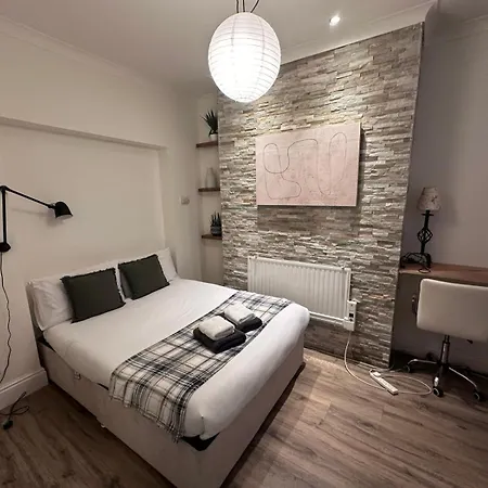 Apartment Littleton Co-living - Private Self-cater *