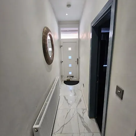 Beresford Co-living - Private Self-cater Manchester