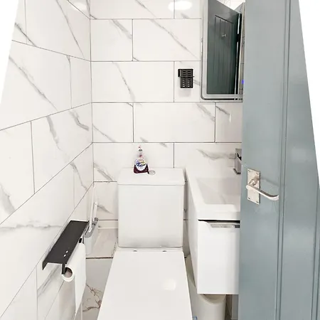 Beresford Co-living - Private Self-cater *