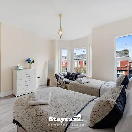 Monton Co-living - Private Self-cater Manchester