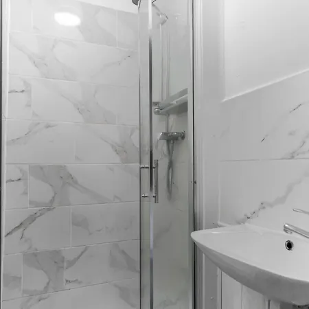 Mauldeth Co-living - Private Self-cater