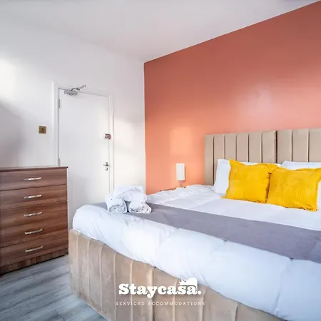 בית נופש Mauldeth Co-living - Private Self-cater *