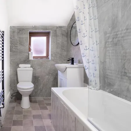 בית נופש Mauldeth Co-living - Private Self-cater